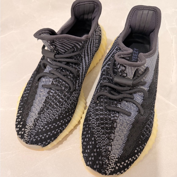 Authentic Yeezy boost Y2 men’s & women’s sneakers - Picture 5 of 11